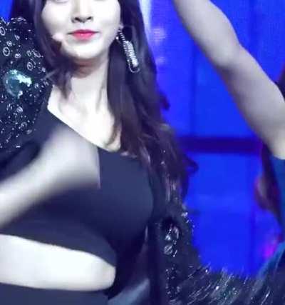 Jihyo's puppies with sparkles (more in comments)