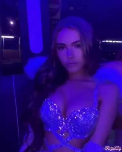 this outfit is incredible