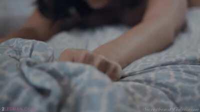 La Sirena, Jezabel Vessier Sisterly Love