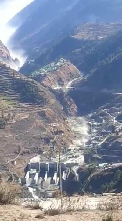 A GLOF (Glacial Lake Outburst Flood) in Uttarakhand's Chamoli district, causing flash flood in Dhauliganga. Rishi Ganga Hydro Power Project Dam also sustained heavy damage. Around 100-150 casualties reported. (7 February, 2020)
