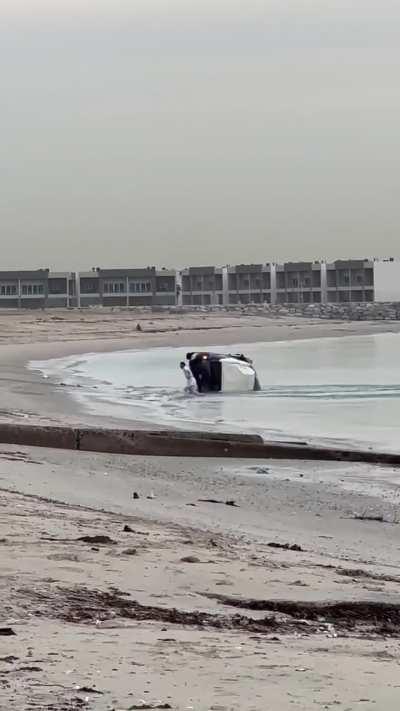 Nice drive along the beach ruined