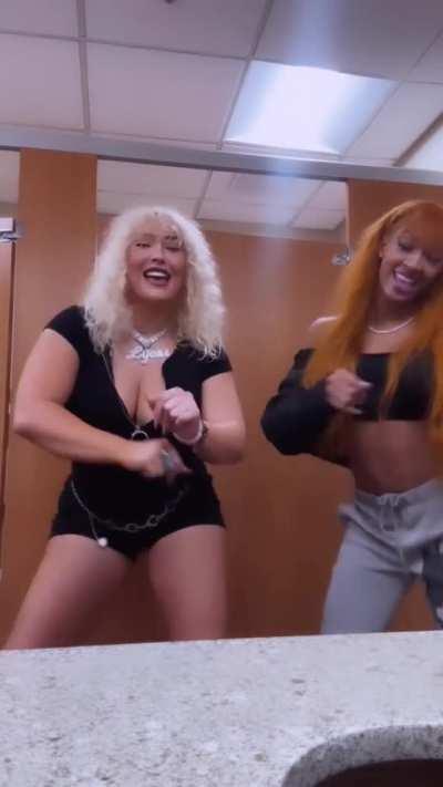 Nikkita Lyons & Jakara - Dancing 