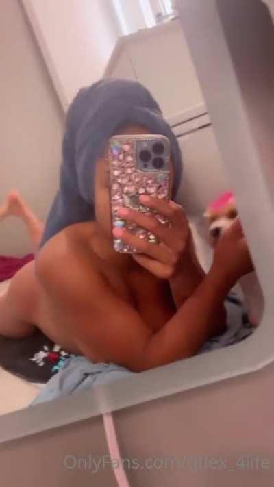 Qimm@h lookin cheeky! 🍑