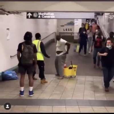 Unc wildin per usual 🤦🏾‍♂️🤨 this why NY dirty as hell