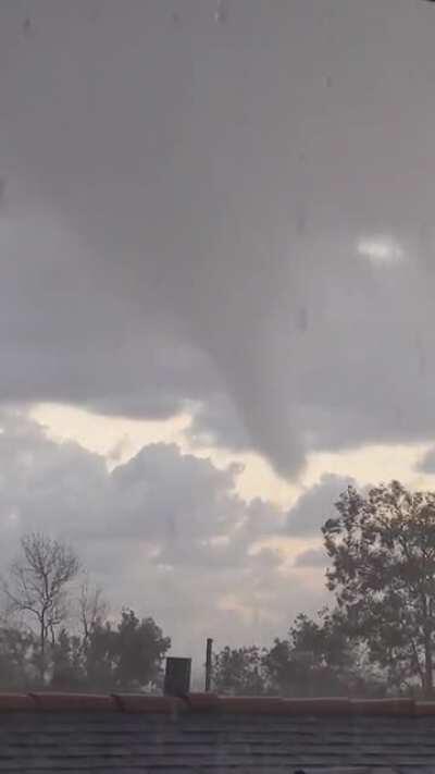 Funnel cloud in Golden Hill