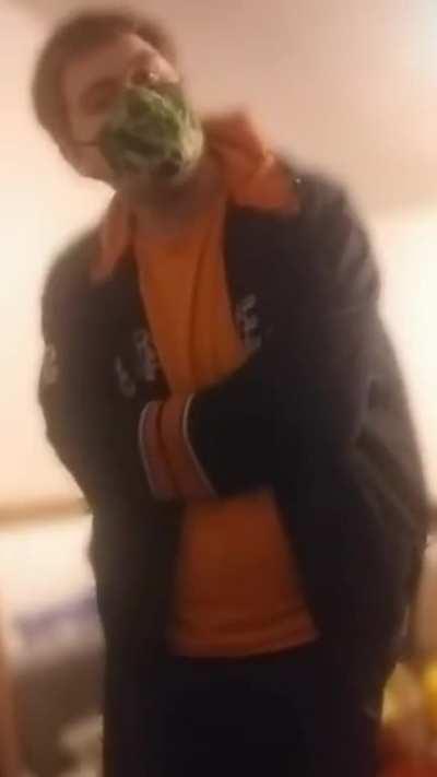 I edited myself into this scene, please no simping!