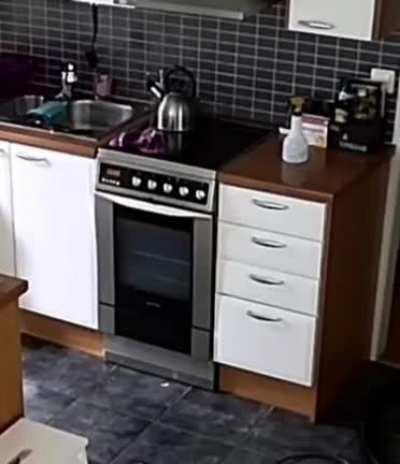 HMJB will I play with the stove.