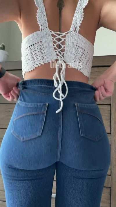 Hi daddy, here’s my baby makin hips/ass to make ya day! [OC]