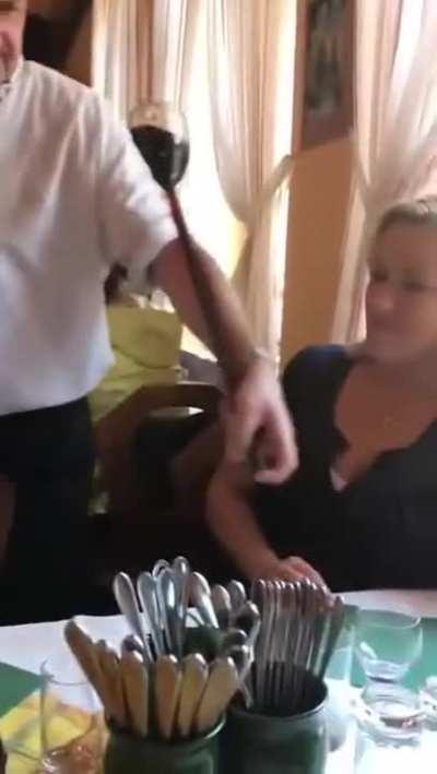 Не желаете ли вино?