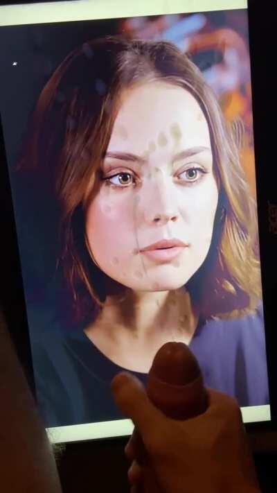 Another bud jerkin his big hard cock 4 Daisy Ridley and giving a huge cum tribute!!!!! She looks perfect covered in cum!! If u want 2 b fed celebs pics and porn vids like my buds and u can make vids with a second screen- public or private - add hertsgirls