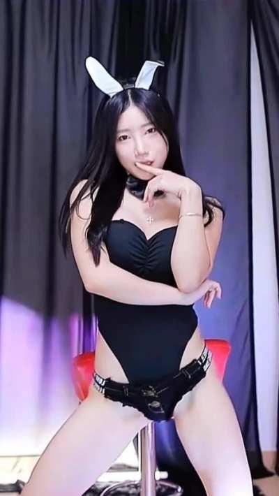 Taerin not afraid to show some ass