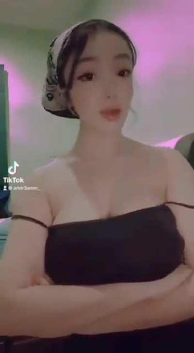 Famous slut goes to Sweetidna