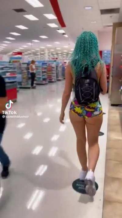 Who has the better ass 1 or 2: Ty_lee12 Savwithbluehair