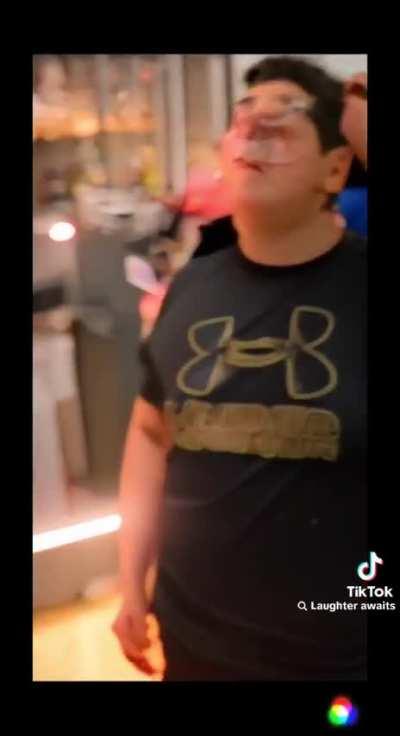 购物 BILLIONS MUST BUY 我服药过量 HAT MAN 帮我 BENADRYLMAXXERS UNITE