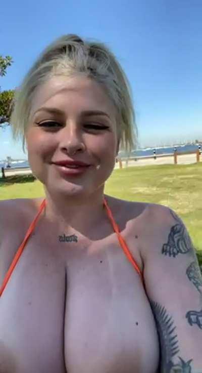 Melbourne doesn’t have any nude beaches but that doesn’t stop me from a cheeky flash