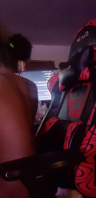 Can I get my tits sucked please