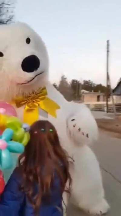 Parents made a surprise for their daughter.