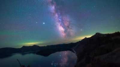Photographer Eric Brummel stabilized his camera to capture the earth's rotation.