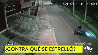 Quien vio está vaina? Con que se pegó?