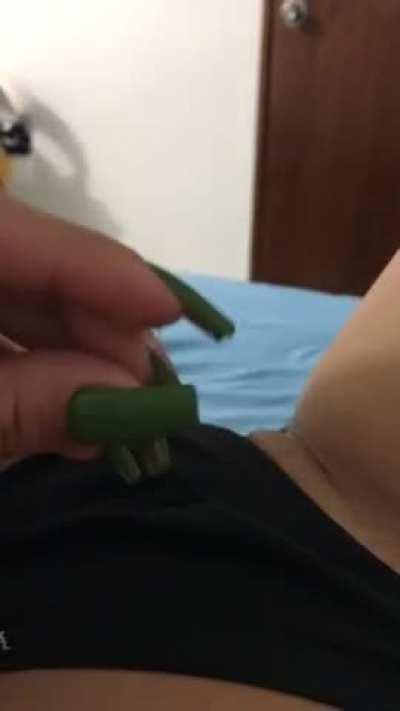 My pussy is too horny