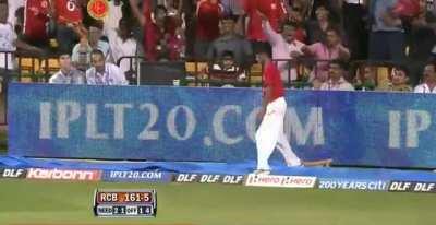 TB to 2012, where RCB needed 39 from 12 Balls, ABD on strike the next over on 9 (7) Steyn bowling the 18th over in next 10 balls ABD hit freaking 38 runs and won the match single handedly for us!!