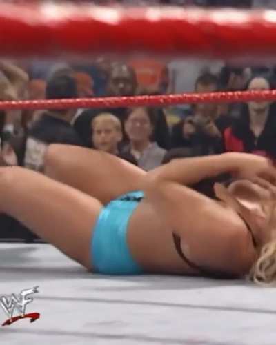 Trish gets a twist of faith from Lita on Raw 7/00 IG