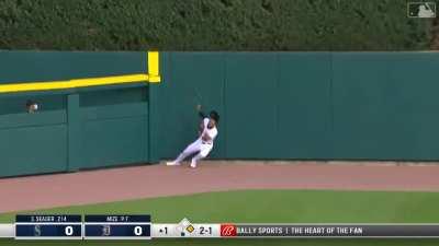 [Highlight] [Highlight] Derek Hill makes an incredible catch to save a run on a 429-foot drive to center, leaving the field with injury immediately after