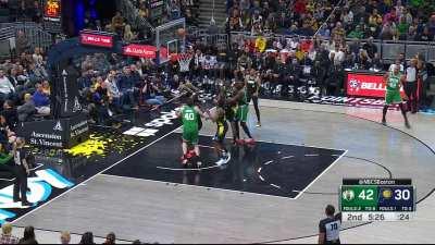 [Highlight] Al Horford gets the shooter's bounce