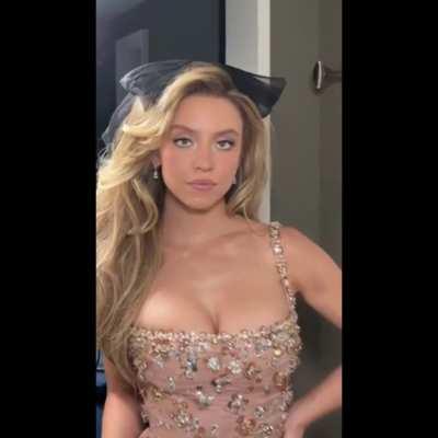 Tried my hand at making a pmv - celebs vs pornstars. Feedback appreciated