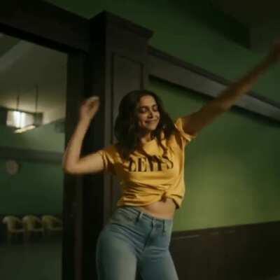 Deepika Padukone's booty is Art!