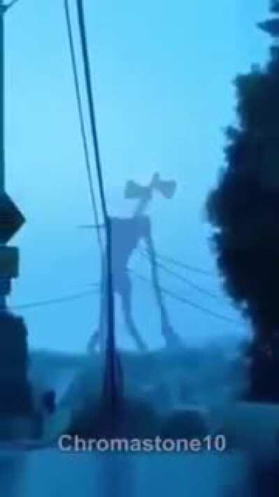 Siren head doing default dance