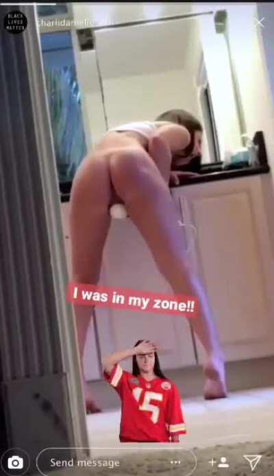 Fucking charli hot🍻😍