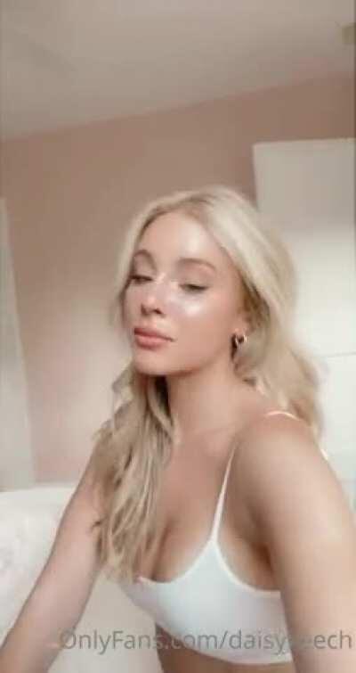 Her folder in the comments 😍💦