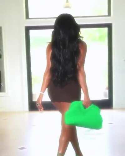 She soo perfect no flaws🥰🥰