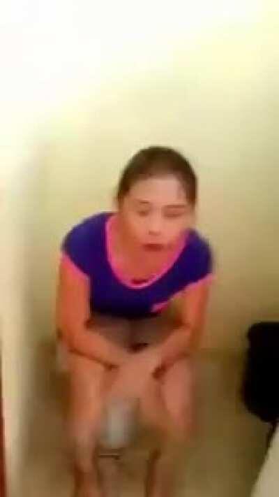 Yung komakanta ka sa banyo!