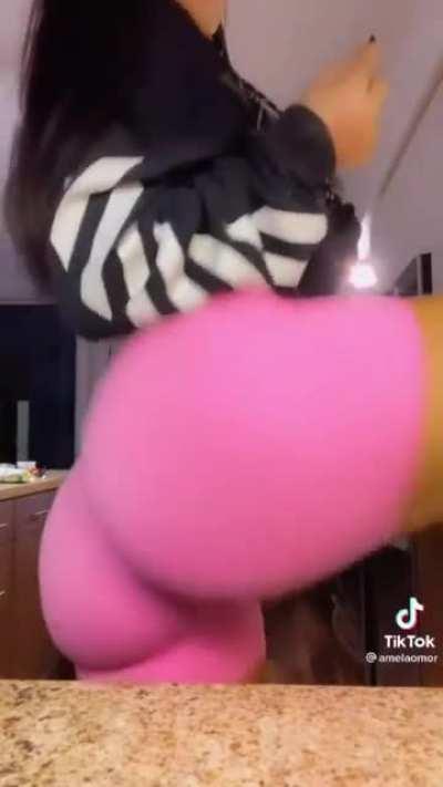 AMELAOMOR MEGA DM ME! 👀