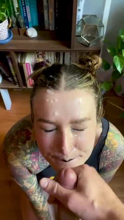 Goth slut gets a huge load