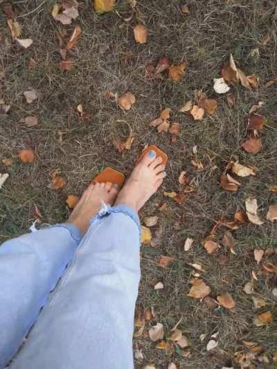 I need somebody who's gonna clean my feet ,could it be you? 