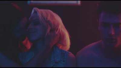 Ximena Rodriguez (Cristina) & Silvia Varón (Isabella) lesbian kiss in (Segment: 