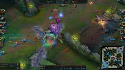 My first penta ever, love to melt the enemy team :D