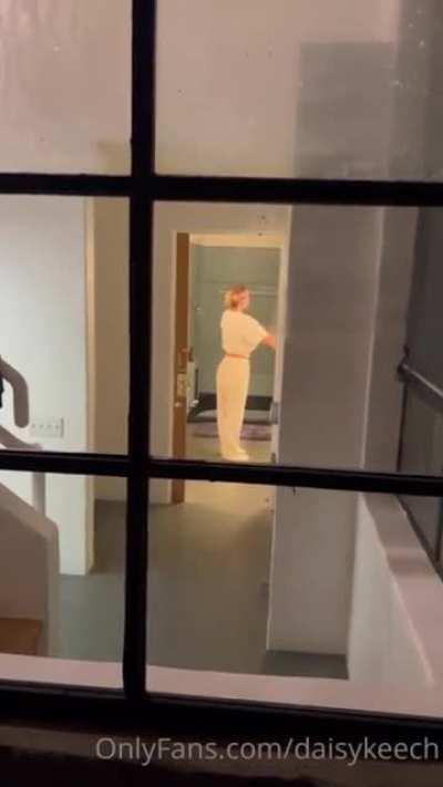 Daisy Keech, info in comments