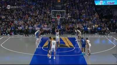 [Highlight] Herbert Keyshawn Jones with the insane putback on the missed free throw to beat the 1st quarter buzzer! (With replays)