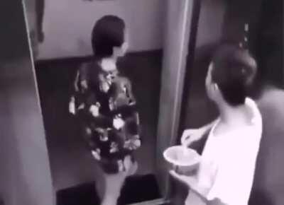 Thanks, I hate loosing my food for somone elses food fight