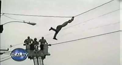 D or V after swinging on live power lines