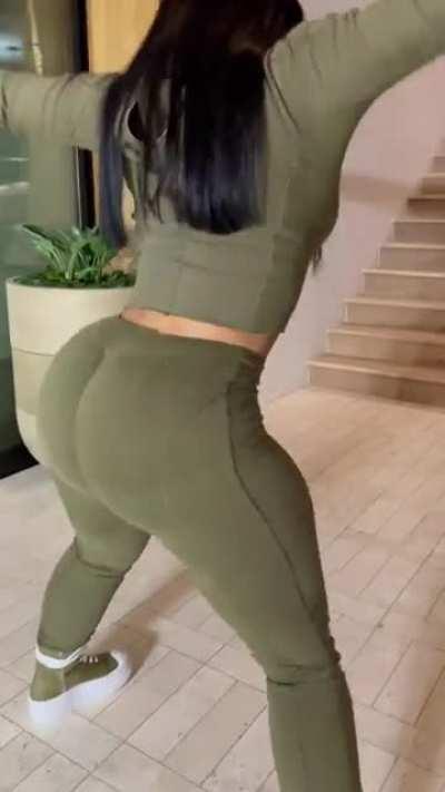 IM TRYNA HEAR IT CLAP !