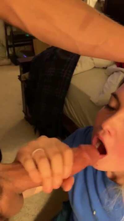 She lets him finish in her mouth