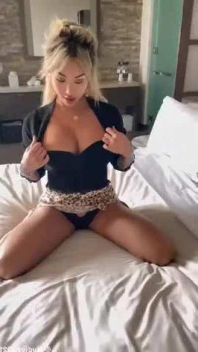 Who is this perfect bimbo