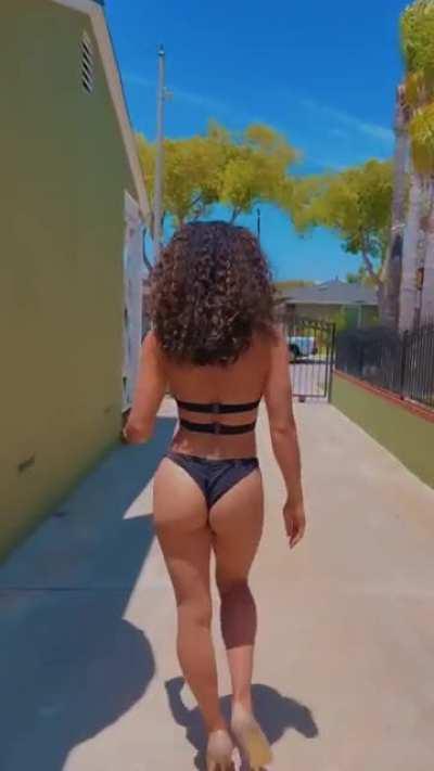 Danielle Gray (@daniellegrayfit)