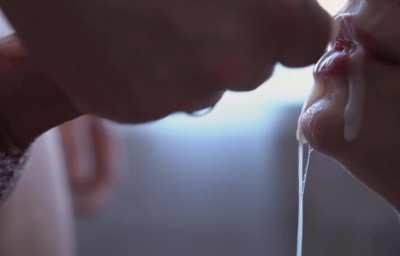 [/r/OnlyPornoTube] Younger stepsister sucks great, licks balls and gets a powerful cumshot