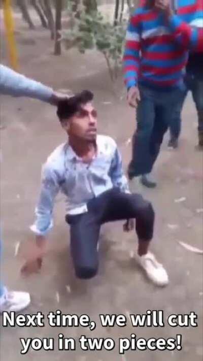 Violent Hindu Nationalist/Hindutvadi mob beats up a Mislim boy for allegedly dating a Hindu girl.